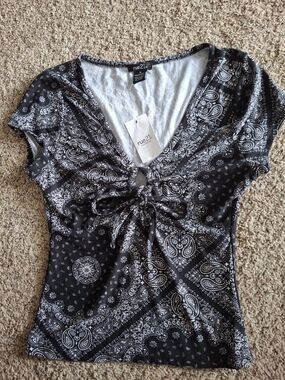 Rue21 Black and White Paisley Tie-Front Top